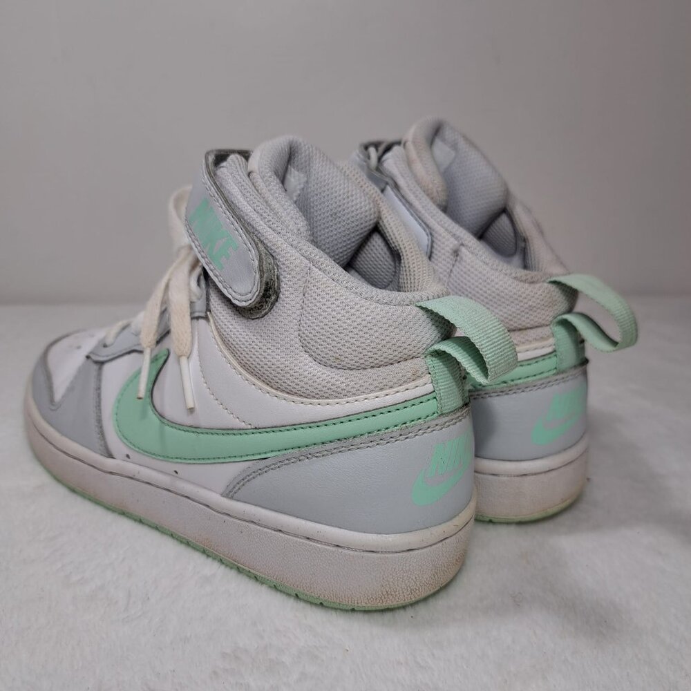 Nike Boys Court Borough Mid 2 CD7782-011 White Basketball Shoes Sneakers Sz 5Y - Picture 2 of 10